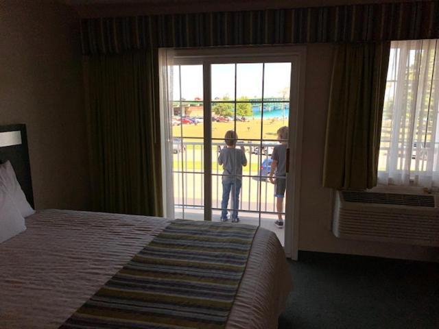 Parkside Bridgeview Hotel Mackinaw City