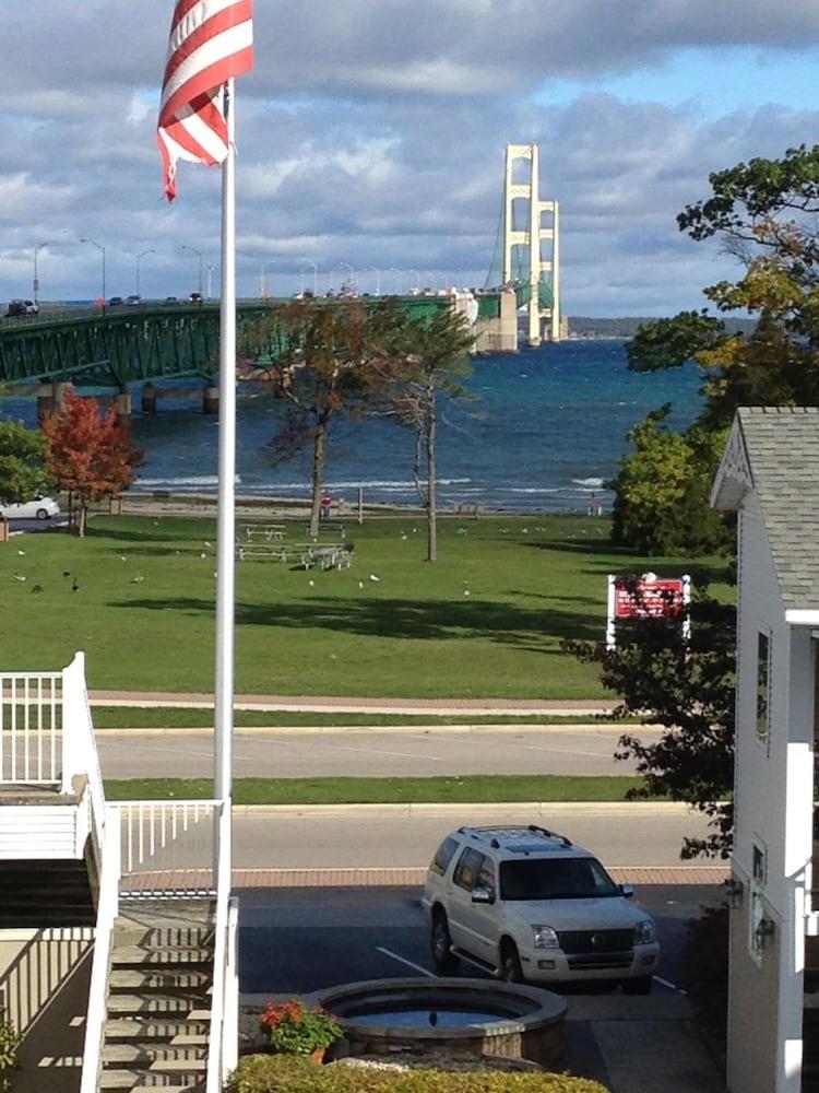 Parkside Bridgeview 3* Mackinaw City