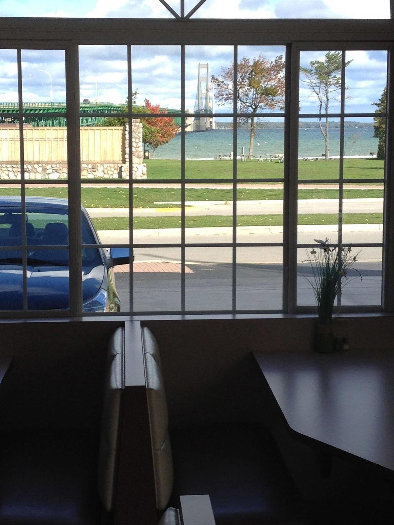 Parkside Bridgeview Hotel 3*